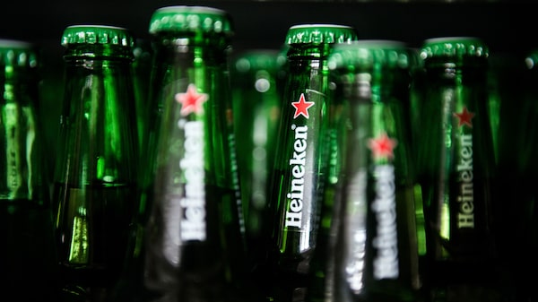 Femsa busca 3.500 millones de euros con venta de participación en Heineken Femsa busca 3.500 millones de euros con venta de participación en Heineken