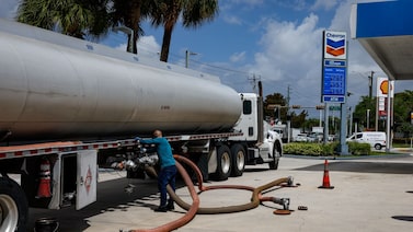 Inflação global volta a preocupar com petróleo acima de US$ 100 o barril e tarifas Inflação global volta a preocupar com petróleo acima de US$ 100 o barril e tarifas