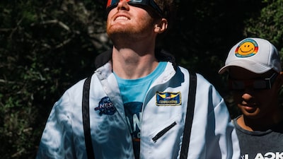 Cómo son, qué deben tener y cómo comprar gafas de sol para ver el eclipse solar Cómo son, qué deben tener y cómo comprar gafas de sol para ver el eclipse solar