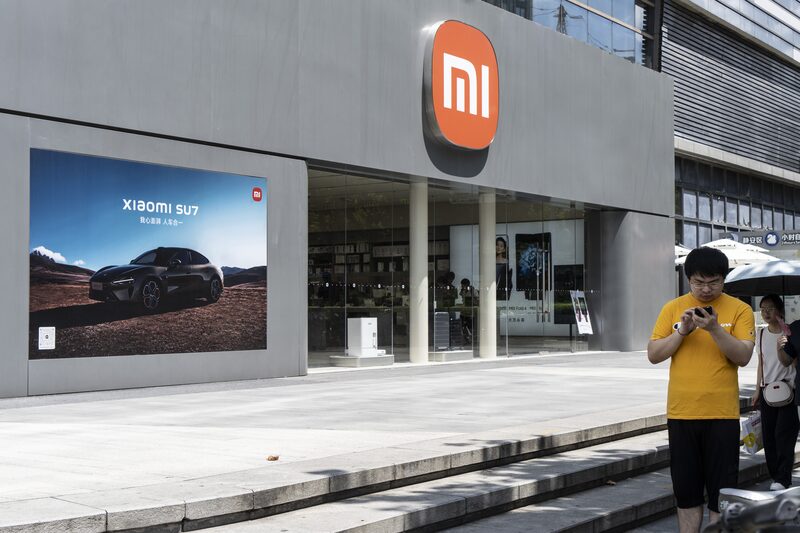 Xiaomi Stores in Shanghai Ahead of Earnings Xiaomi Stores in Shanghai Ahead of Earnings