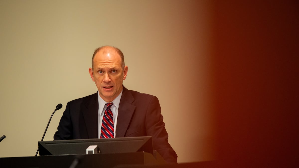 Austan Goolsbee, presidente y director ejecutivo del Banco de la Reserva Federal de Chicago, interviene durante la Conferencia de Agricultura del Medio Oeste en la sede de dicha institución en Chicago, Illinois (EE.UU.), el martes 28 de noviembre de 2023.