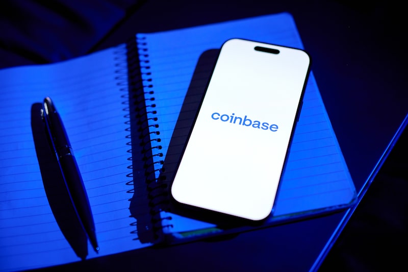 Coinbase registra pérdidas al caer sus ingresos por tercer trimestre consecutivo Coinbase registra pérdidas al caer sus ingresos por tercer trimestre consecutivo