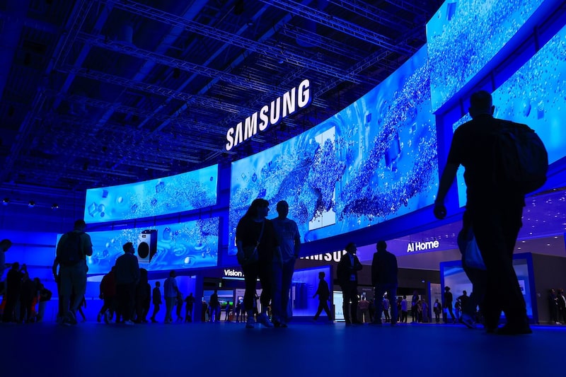 La entrada al stand de Samsung Electronics Co. en la feria de electrónica de consumo y electrodomésticos IFA, celebrada en Berlín (Alemania) en 2025. La entrada al stand de Samsung Electronics Co. en la feria de electrónica de consumo y electrodomésticos IFA, celebrada en Berlín (Alemania) en 2025.