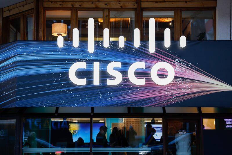 Cisco Systems Inc. dijo que los ingresos serán de entre US$15.000 y US$15.200 millones en el trimestre que termina en enero. Fotógrafo: Stefan Wermuth/Bloomberg. Cisco Systems Inc. dijo que los ingresos serán de entre US$15.000 y US$15.200 millones en el trimestre que termina en enero. Fotógrafo: Stefan Wermuth/Bloomberg.