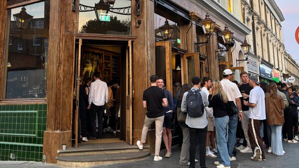 ‘O poder do pub’: novo modelo de negócios e nostalgia impulsionam bares britânicos ‘O poder do pub’: novo modelo de negócios e nostalgia impulsionam bares britânicos