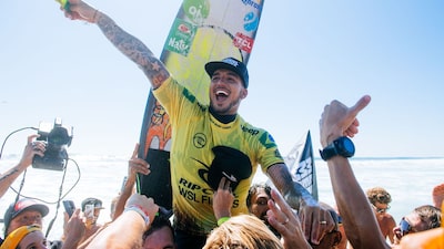 Gabriel Medina rema contra a maré e cria fundo para investir em startups Gabriel Medina rema contra a maré e cria fundo para investir em startups