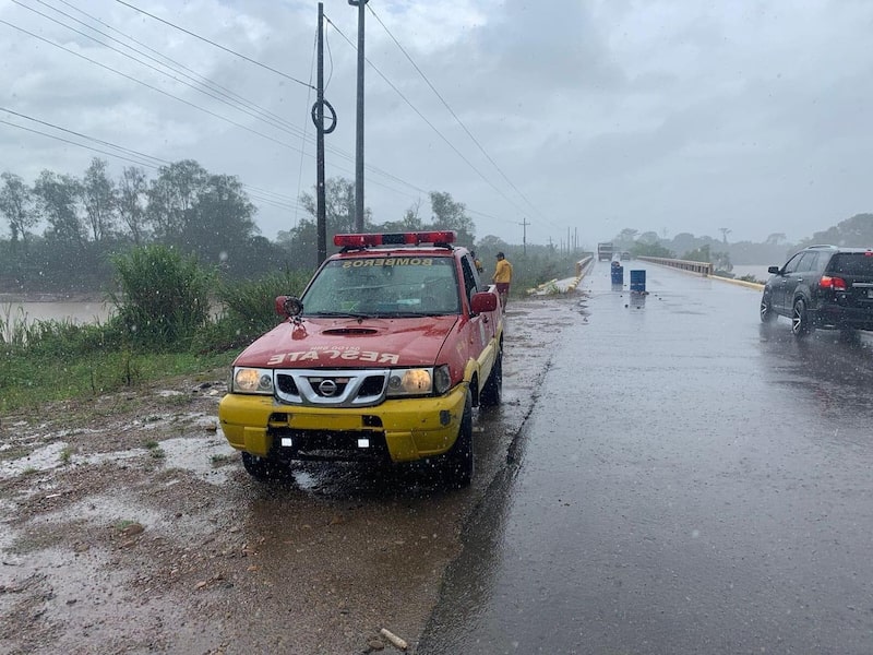 Personal del Cuerpo de Bomberos durante una inspección en el río Aguan durante este fin de semana en Trujillo, Colón. Personal del Cuerpo de Bomberos durante una inspección en el río Aguan durante este fin de semana en Trujillo, Colón.