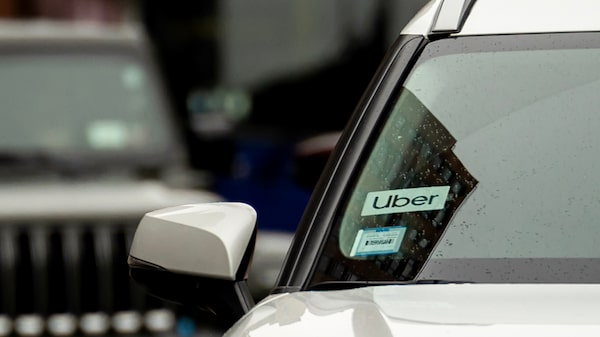 Uber se retira de los coches eléctricos y recorta los incentivos para los conductores Uber se retira de los coches eléctricos y recorta los incentivos para los conductores
