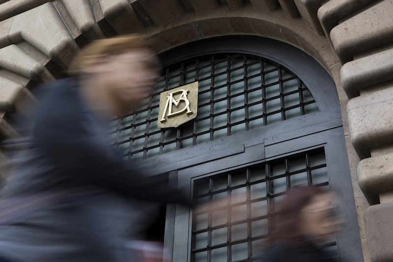 Pedestrians walk in front of the Banco de Mexico headquarters building in Mexico City, Mexico, on Wednesday, Aug. 13, 2014. Mexican policy makers lowered their 2014 growth forecast for the third time as Latin America's second-largest economy struggles to bolster consumer sentiment and spending. Photographer: Susana Gonzalez/Bloomberg Pedestrians walk in front of the Banco de Mexico headquarters building in Mexico City, Mexico, on Wednesday, Aug. 13, 2014. Mexican policy makers lowered their 2014 growth forecast for the third time as Latin America's second-largest economy struggles to bolster consumer sentiment and spending. Photographer: Susana Gonzalez/Bloomberg