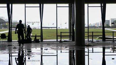 Ataques em Brasília: a visão da Faria Lima sobre a invasão aos três poderes Ataques em Brasília: a visão da Faria Lima sobre a invasão aos três poderes