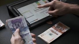 Deutsche Bank advierte riesgos por alza del salario mínimo en Colombia para 2026 Deutsche Bank advierte riesgos por alza del salario mínimo en Colombia para 2026