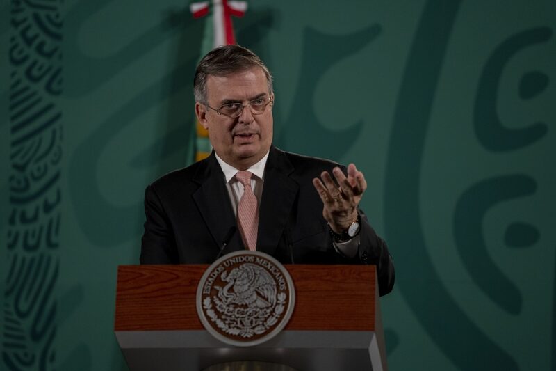 El funcionario habla durante una conferencia de prensa en la Ciudad de México el martes 19 de octubre de 2021. El funcionario habla durante una conferencia de prensa en la Ciudad de México el martes 19 de octubre de 2021.