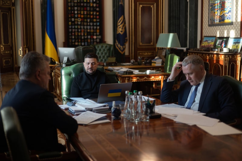 El presidente de Ucrania, Volodymyr Zelenskyy, mantuvo su primera conversación telefónica con el presidente de Honduras, Nasry Asfura, el 20 de abril de 2026. El presidente de Ucrania, Volodymyr Zelenskyy, mantuvo su primera conversación telefónica con el presidente de Honduras, Nasry Asfura, el 20 de abril de 2026.