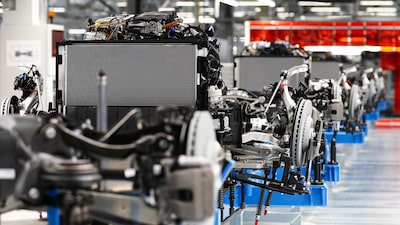 UE relajará veto a motores de combustión tras presiones de la industria automotriz UE relajará veto a motores de combustión tras presiones de la industria automotriz