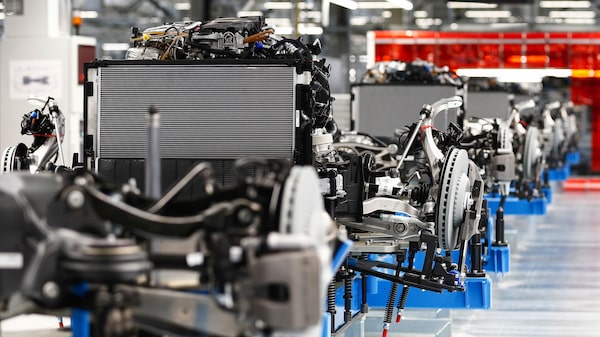 UE relajará veto a motores de combustión tras presiones de la industria automotriz UE relajará veto a motores de combustión tras presiones de la industria automotriz