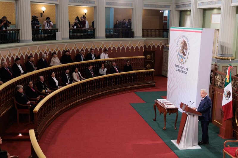 AMLO presenta paquete de reformas 5 de febrero, de 2024 AMLO presenta paquete de reformas 5 de febrero, de 2024