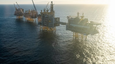 Petróleo supera US$100 y acciones caen mientras se recrudece guerra con Irán: Mercados al día Petróleo supera US$100 y acciones caen mientras se recrudece guerra con Irán: Mercados al día