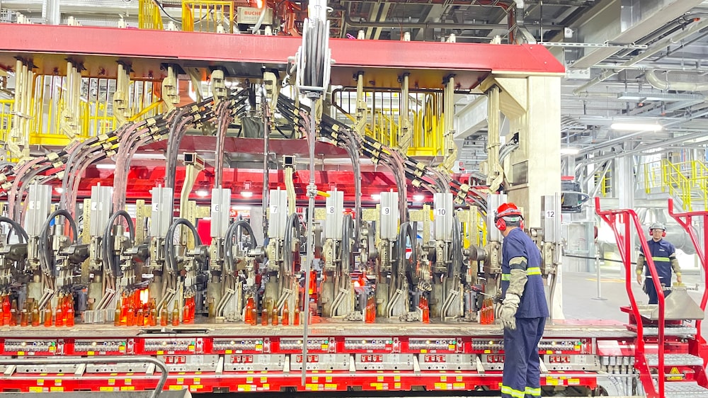 Fabrica de vidro da Ambev, em Carambeí, Paraná Fabrica de vidro da Ambev, em Carambeí, Paraná