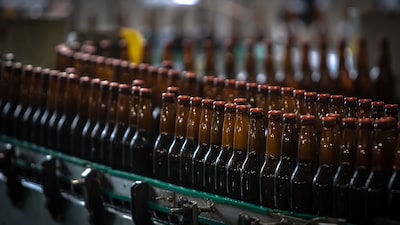 Preços de cervejas recuam com clima frio e renovação de estoques, aponta J.P. Morgan Preços de cervejas recuam com clima frio e renovação de estoques, aponta J.P. Morgan
