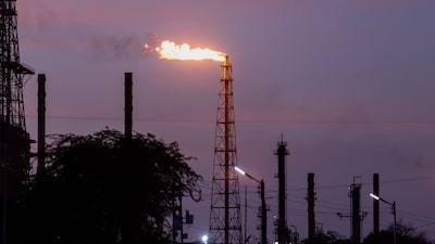 Brent se mantiene estable tras acción militar en Venezuela; petroleras de EE.UU. se disparan Brent se mantiene estable tras acción militar en Venezuela; petroleras de EE.UU. se disparan