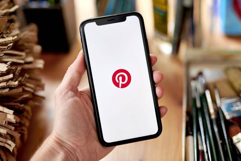 El logotipo de Pinterest en un smartphone en Germantown, Nueva York, EE. UU., el 17 de julio de 2023. El logotipo de Pinterest en un smartphone en Germantown, Nueva York, EE. UU., el 17 de julio de 2023.