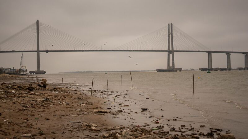 Milei tem um plano no agro argentino: impedir que os navios encalhem no rio Paraná Milei tem um plano no agro argentino: impedir que os navios encalhem no rio Paraná