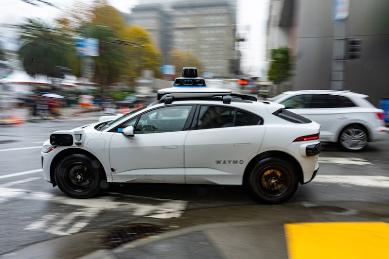 Un taxi autónomo Waymo en San Francisco en 2025. Fotógrafo: David Paul Morris/Bloomberg. Un taxi autónomo Waymo en San Francisco en 2025. Fotógrafo: David Paul Morris/Bloomberg.