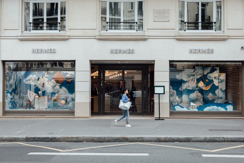 Loja da Hermès, em Paris: ação acrescenta um novo capítulo à saga sobre o destino das ações de Puech. (Foto: Cyril Marcilhacy/Bloomberg) Loja da Hermès, em Paris: ação acrescenta um novo capítulo à saga sobre o destino das ações de Puech. (Foto: Cyril Marcilhacy/Bloomberg)