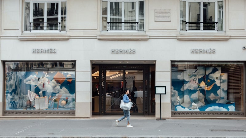 Herdeiro da Hermès processa LVMH e Arnault por ‘sumiço’ de € 14 bi em ações Herdeiro da Hermès processa LVMH e Arnault por ‘sumiço’ de € 14 bi em ações