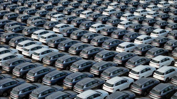 BYD dribla crise na China e vê lucro voltar a crescer com aposta em exportações BYD dribla crise na China e vê lucro voltar a crescer com aposta em exportações