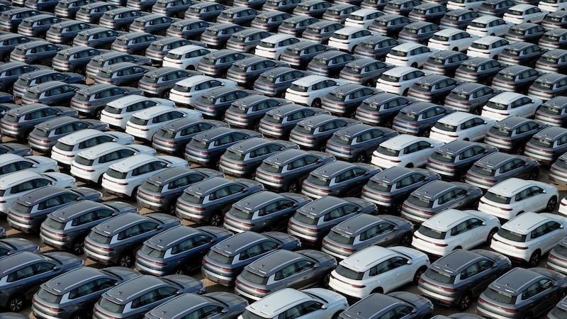 BYD dribla crise na China e vê lucro voltar a crescer com aposta em exportações BYD dribla crise na China e vê lucro voltar a crescer com aposta em exportações