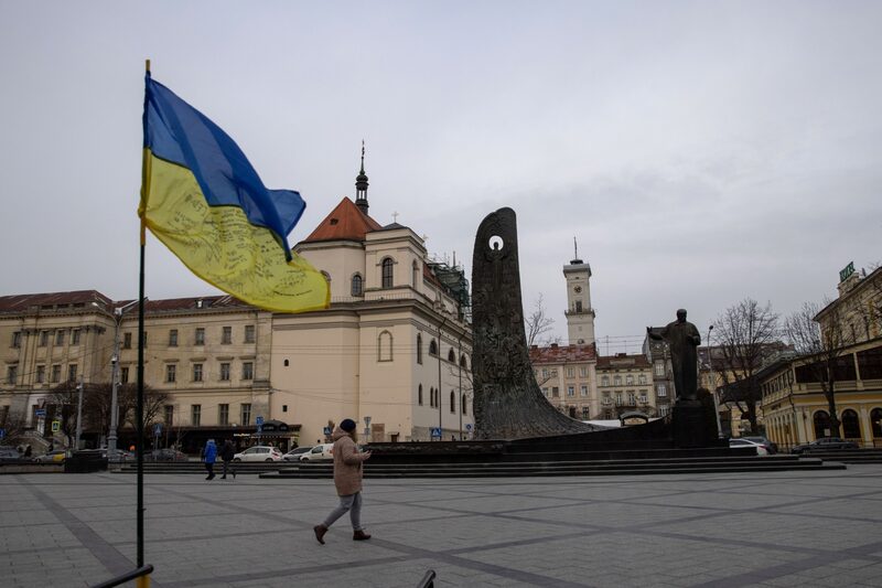 A UE concordou em impor mais restrições a Belarus por seu envolvimento na invasão da Ucrânia pela Rússia. A UE concordou em impor mais restrições a Belarus por seu envolvimento na invasão da Ucrânia pela Rússia.