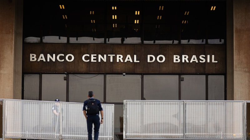 Expansão do mercado financeiro e crise do Master pressionam BC com menos servidores Expansão do mercado financeiro e crise do Master pressionam BC com menos servidores