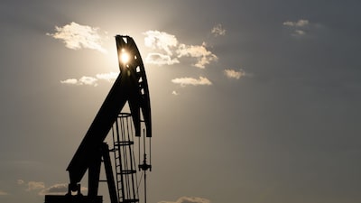Petróleo va rumbo a su peor trimestre desde la pandemia y Morgan Stanley alerta por exceso de oferta Petróleo va rumbo a su peor trimestre desde la pandemia y Morgan Stanley alerta por exceso de oferta