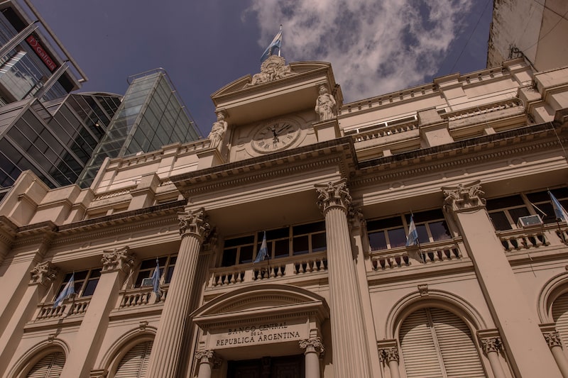Argentina Debt Sale Tests Nascent Foreign Demand Argentina Debt Sale Tests Nascent Foreign Demand