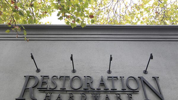 “¡M-erda!”: la reacción del CEO de RH ante caída del 44% en sus acciones por los aranceles “¡M-erda!”: la reacción del CEO de RH ante caída del 44% en sus acciones por los aranceles