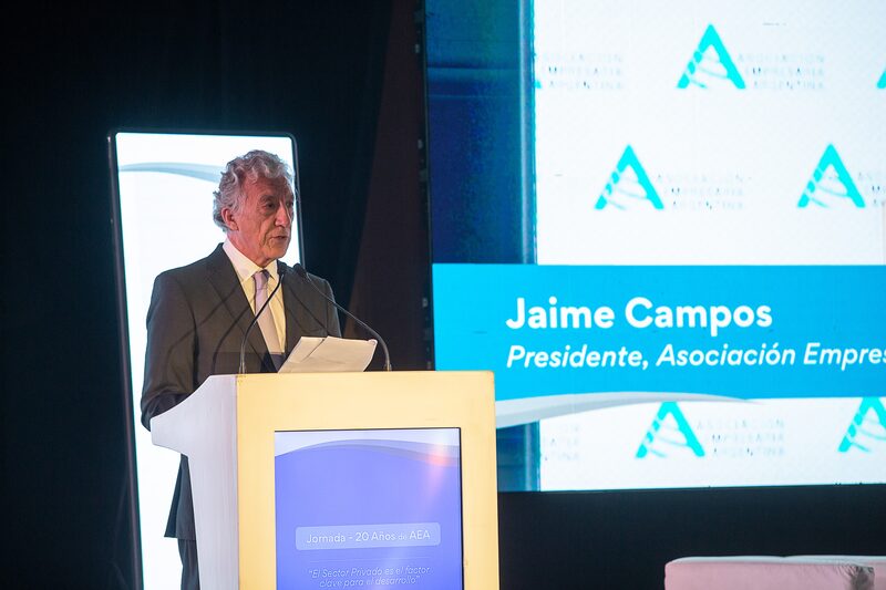 Además, reclamó "definiciones muy claras" para la economía. Además, reclamó "definiciones muy claras" para la economía.