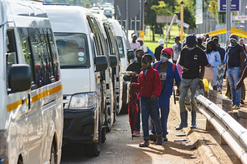 No entanto, ministro da Saúde afirma que aumento foi motivado pela reabertura das escolas após as férias de fim de ano No entanto, ministro da Saúde afirma que aumento foi motivado pela reabertura das escolas após as férias de fim de ano