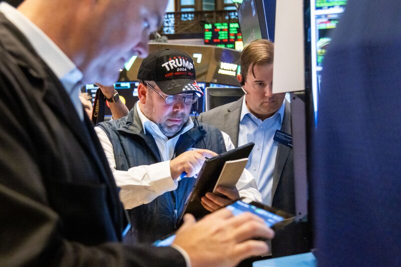 TD Securities predice que la Fed pausará sus recortes de los tipos de interés en la primera mitad de 2025 para poder evaluar el impacto de los planes económicos de Trump. TD Securities predice que la Fed pausará sus recortes de los tipos de interés en la primera mitad de 2025 para poder evaluar el impacto de los planes económicos de Trump.