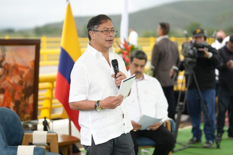 Petro quitó requisitos de tener primaria o ser bachiller para estudiar en el Sena Petro quitó requisitos de tener primaria o ser bachiller para estudiar en el Sena