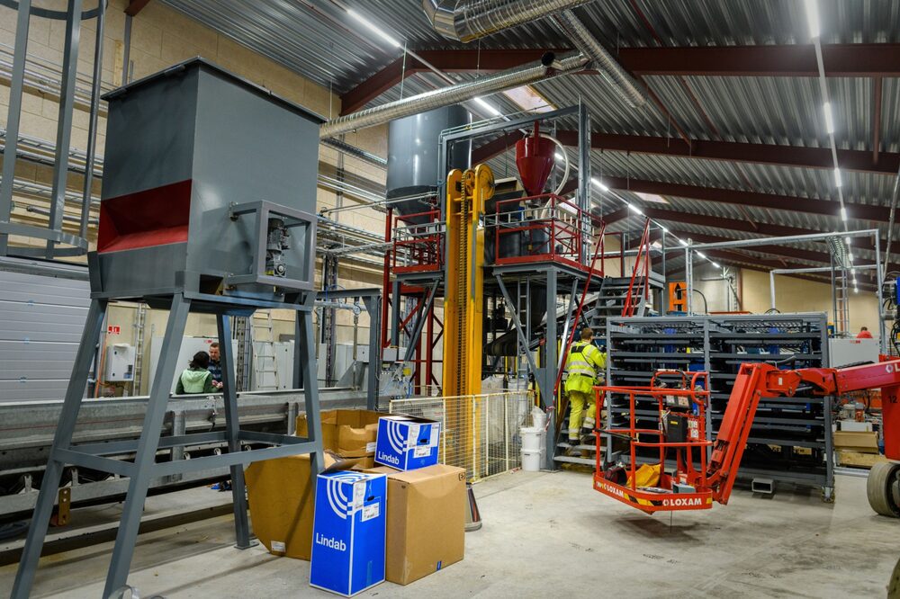 Una mezcladora de colores y una tolva de áridos. Fotógrafo: Imke Lass/Bloomberg Una mezcladora de colores y una tolva de áridos. Fotógrafo: Imke Lass/Bloomberg