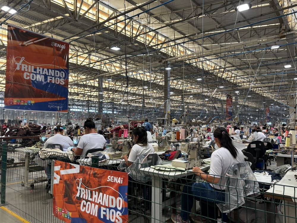 Projeto 'Trilhando com fios' do Senai em parceria com a Guararapes capacita costureiros e costureiras Projeto 'Trilhando com fios' do Senai em parceria com a Guararapes capacita costureiros e costureiras