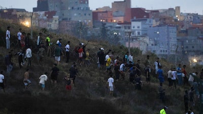 Espanha envia militares a Ceuta após chegada de mais de 40 mil migrantes Espanha envia militares a Ceuta após chegada de mais de 40 mil migrantes
