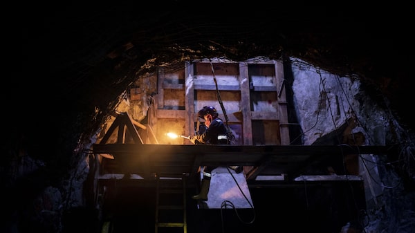 Sector minero en alerta roja: producción de petróleo, gas y carbón se derrumban Sector minero en alerta roja: producción de petróleo, gas y carbón se derrumban