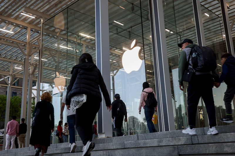 Apple Ahead Of Earnings Figures Apple Ahead Of Earnings Figures