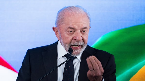 Lula mantém vantagem de 7 pontos sobre Flávio, mostra nova pesquisa da AtlasIntel Lula mantém vantagem de 7 pontos sobre Flávio, mostra nova pesquisa da AtlasIntel
