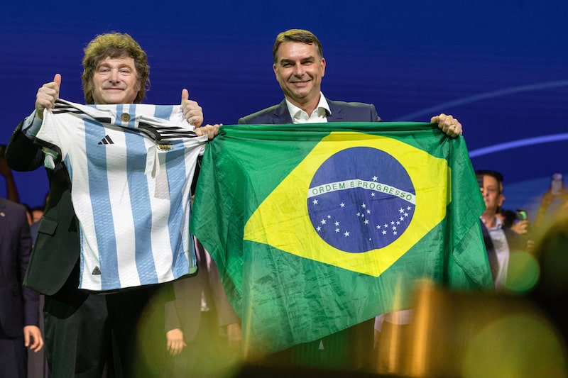 Disputa diplomática é o capítulo mais recente de um conflito mais amplo, intensificado no mês passado, quando os EUA impuseram tarifas de 25% sobre diversos produtos brasileiros (Foto: Maira Erlich/Bloomberg) Disputa diplomática é o capítulo mais recente de um conflito mais amplo, intensificado no mês passado, quando os EUA impuseram tarifas de 25% sobre diversos produtos brasileiros (Foto: Maira Erlich/Bloomberg)