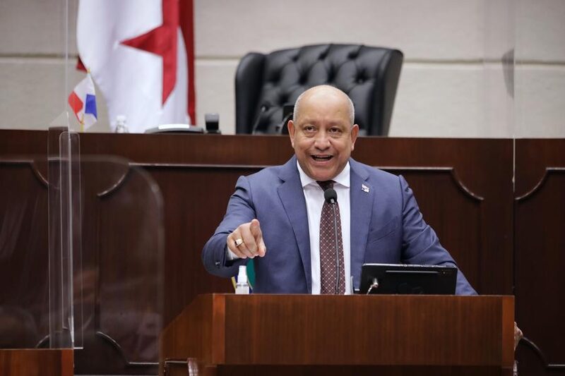 El legislativo no ha entregado los informes que detallan los servicios pagados mediante contratos de trabajo de la planilla conocida como cash back. El legislativo no ha entregado los informes que detallan los servicios pagados mediante contratos de trabajo de la planilla conocida como cash back.