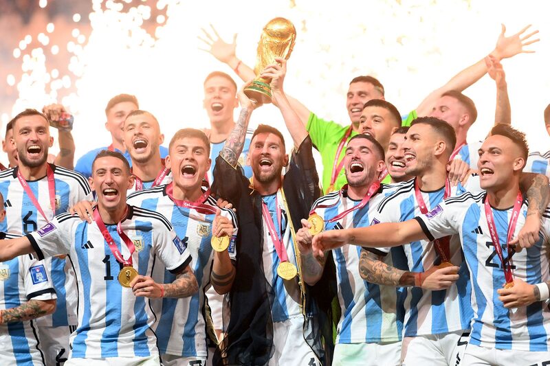 Arabia Saudita es candidata a ser la sede de la Copa Mundial de la FIFA 2034
Equipo argentino vencedor Mundial Arabia Saudita es candidata a ser la sede de la Copa Mundial de la FIFA 2034
Equipo argentino vencedor Mundial