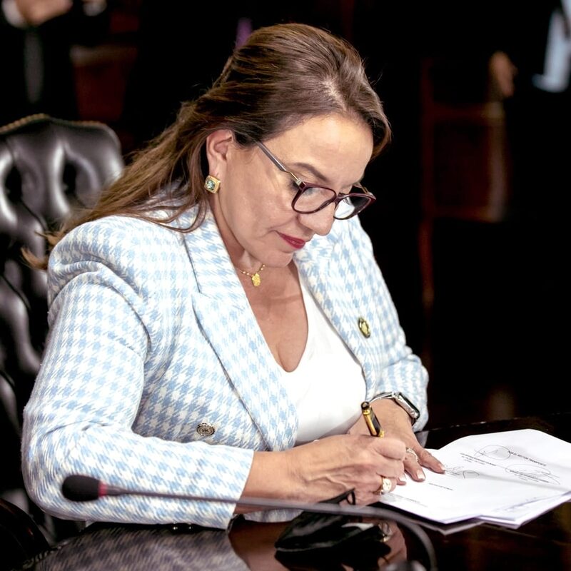 La presidenta de Honduras, Xiomara Castro, aprobó la reformulación del presupuesto general 2022. La presidenta de Honduras, Xiomara Castro, aprobó la reformulación del presupuesto general 2022.